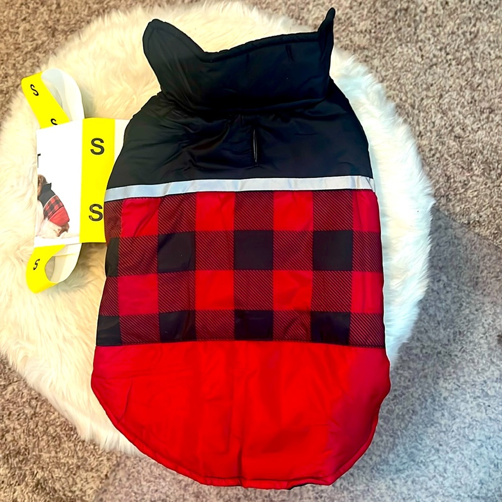 NWT 32 heat dog vest